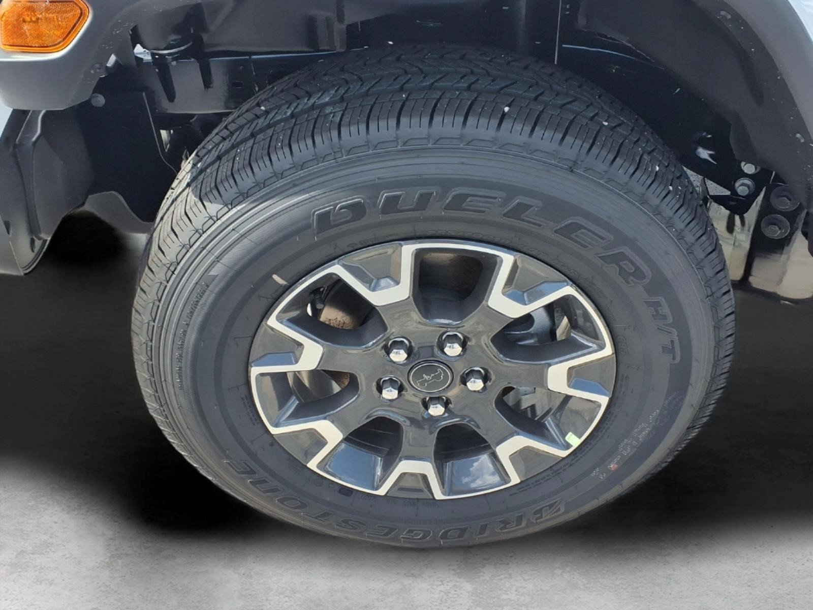New 2026 Bright White Clear-Coat Exterior Paint Jeep Sahara image 7