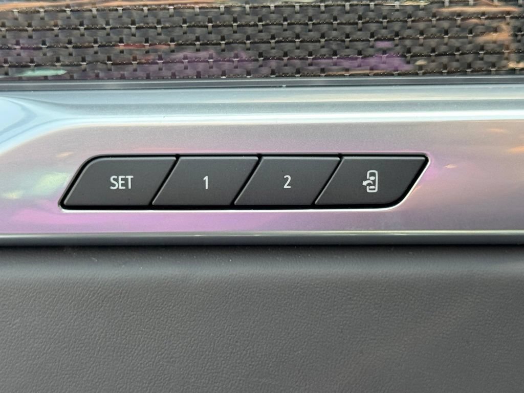 Used 2025 Crystal White Tricoat Cadillac Escalade-V image 17
