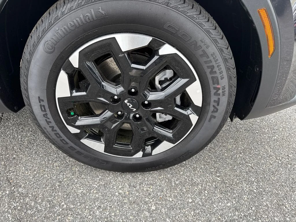 2025 Kia Sorento S - Photo 12