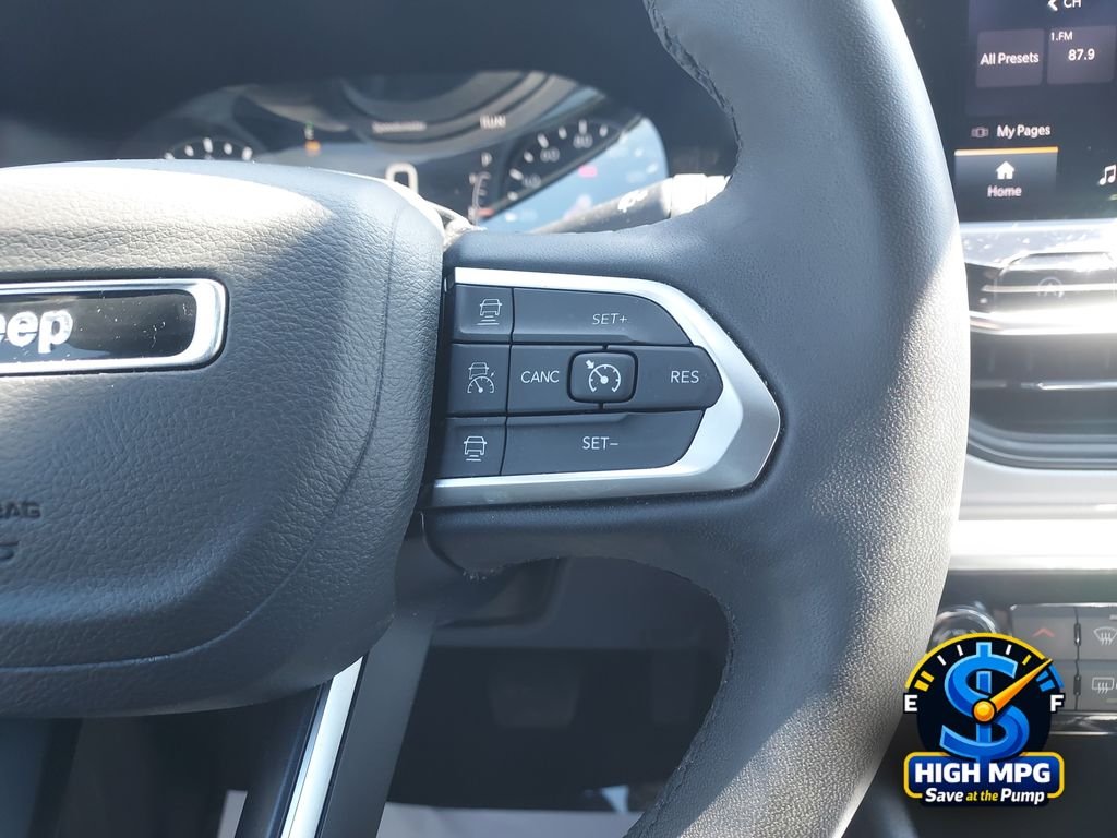 Used 2025 Silver Jeep Limited image 15