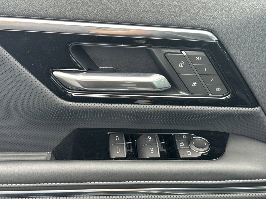 2025 GMC Sierra EV Denali - Photo 16