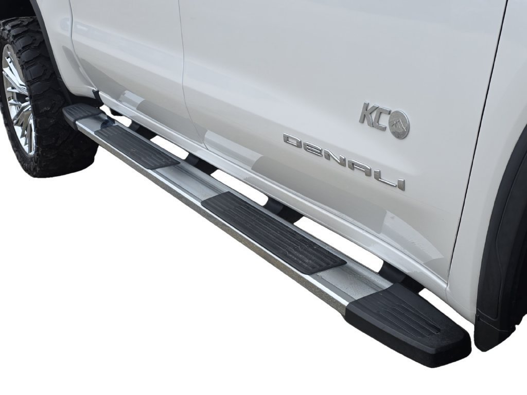 Used 2021 White GMC Denali image 19