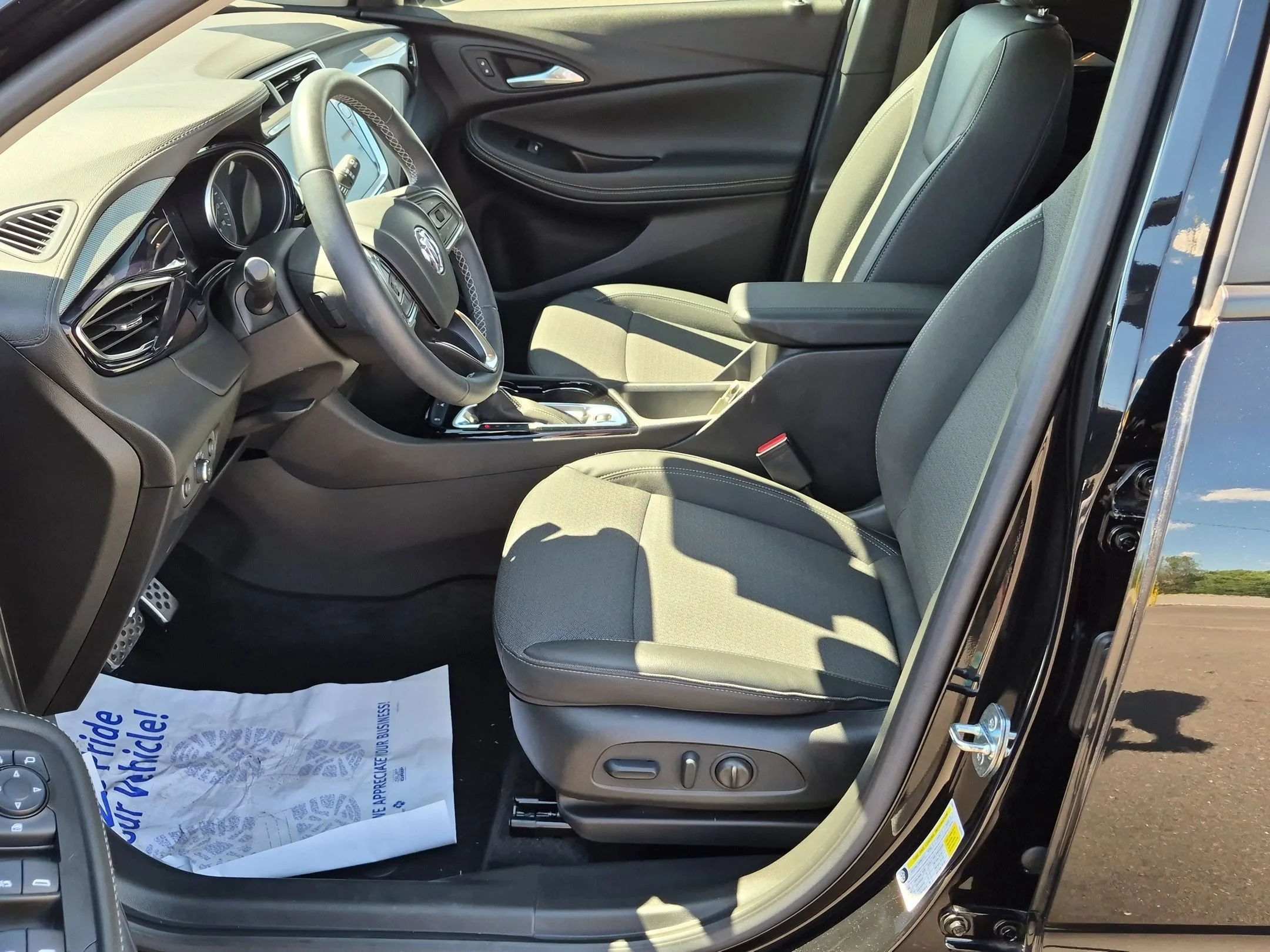 Used 2023 Ebony Twilight Metallic Buick Select image 17