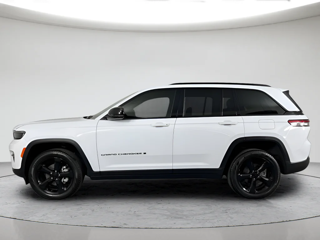 Used 2024 White Jeep Limited image 8
