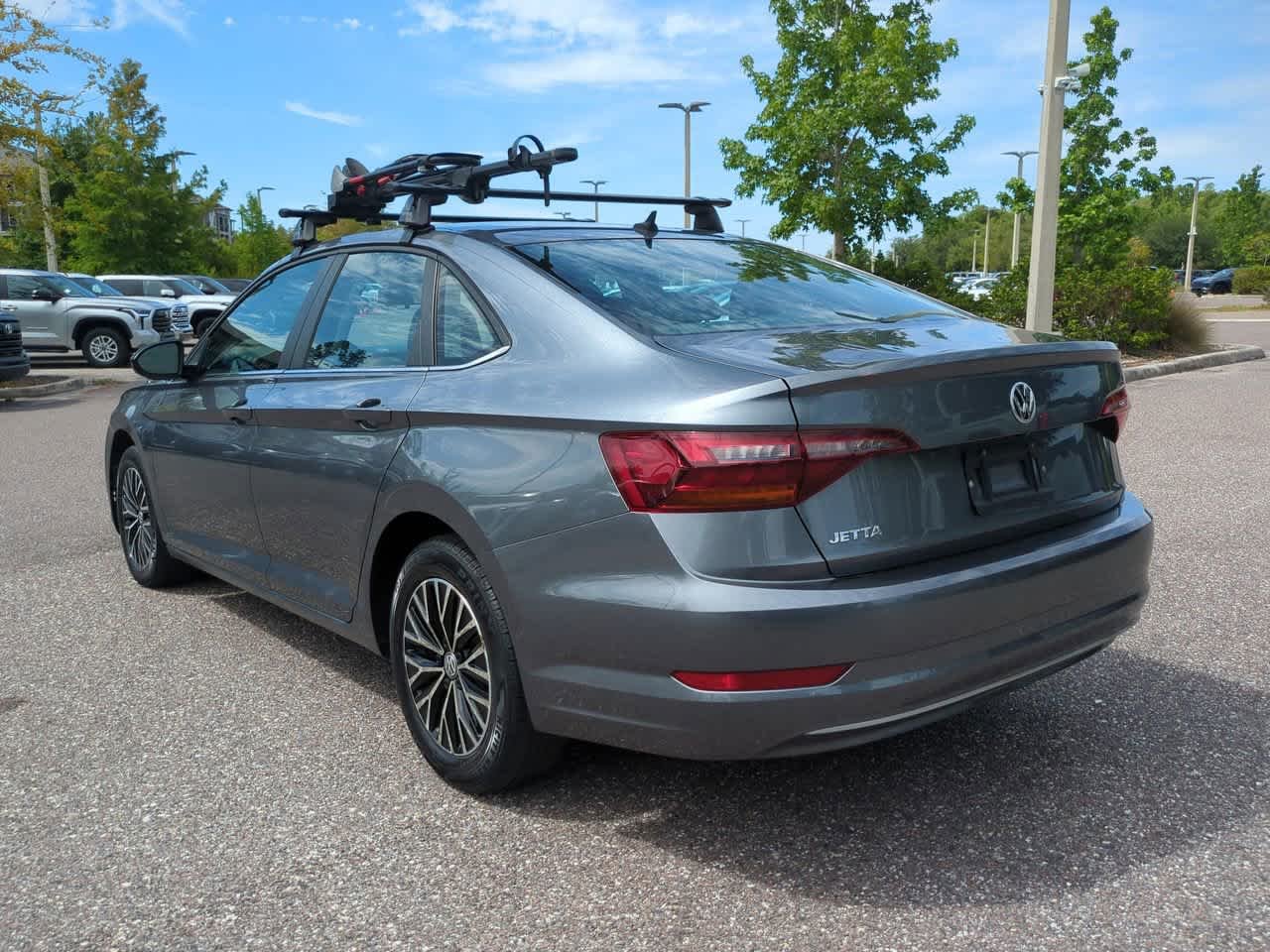Used 2019 Platinum Gray Metallic Volkswagen SE image 4