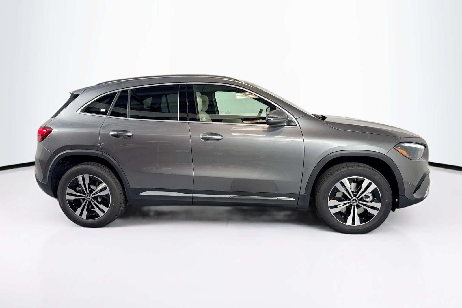New 2026 Mountain Grey Metallic Mercedes-Benz GLA 250 image 4