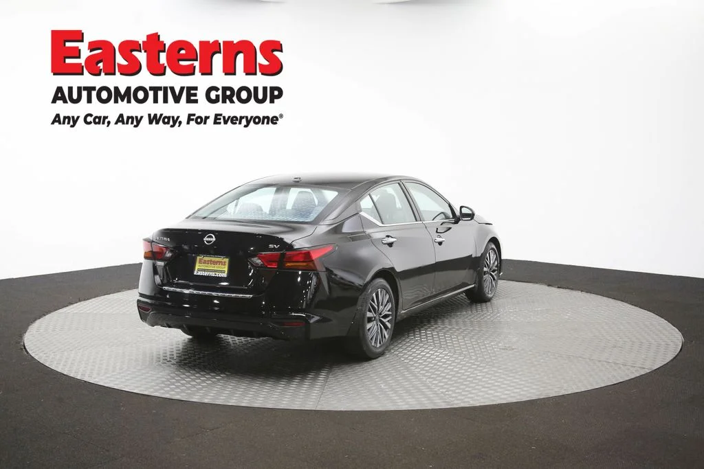 Used 2023 Black Nissan 2.5 SV image 39