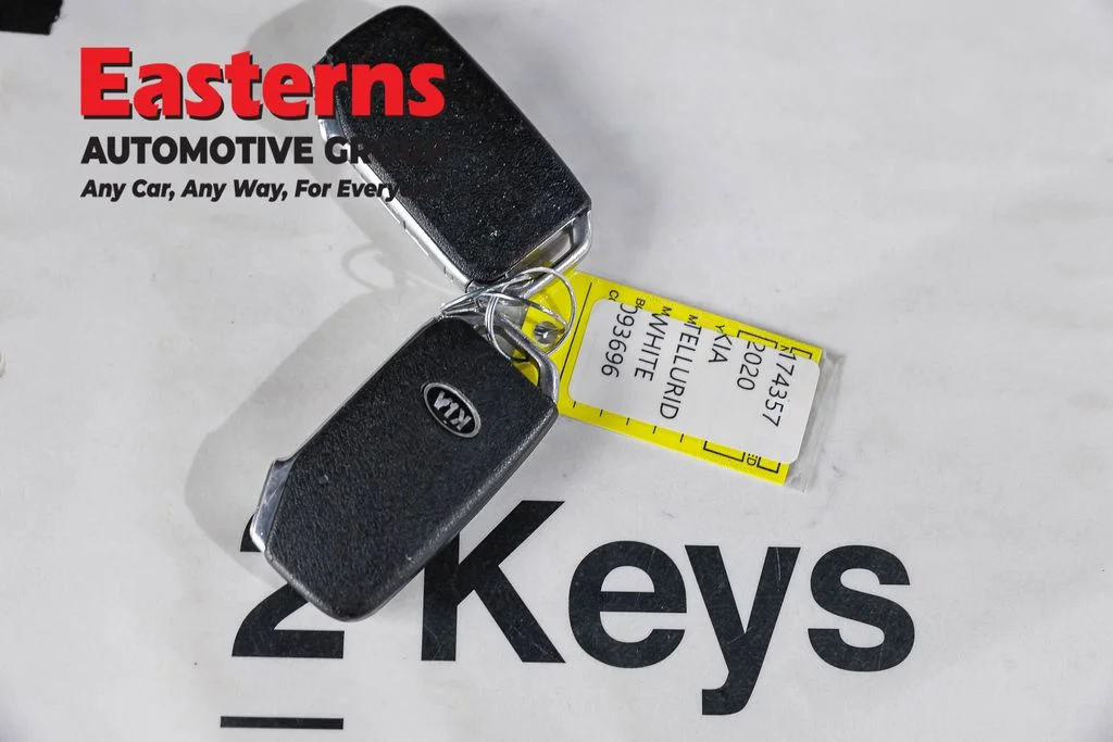 Used 2020 White Kia S image 26