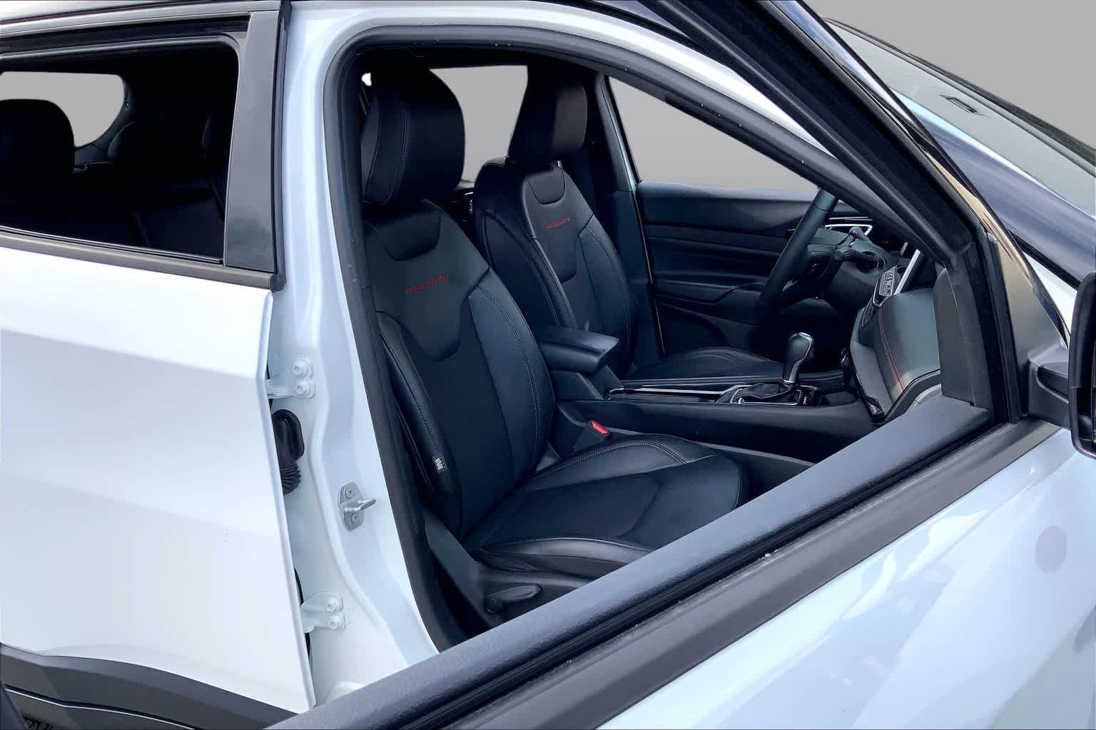 Used 2025 Bright White Clearcoat Jeep Trailhawk image 9