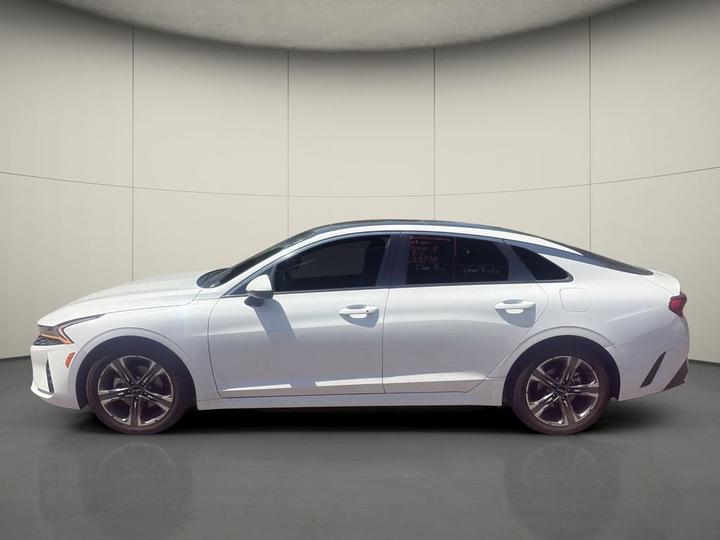 Used 2024 White Kia EX image 4