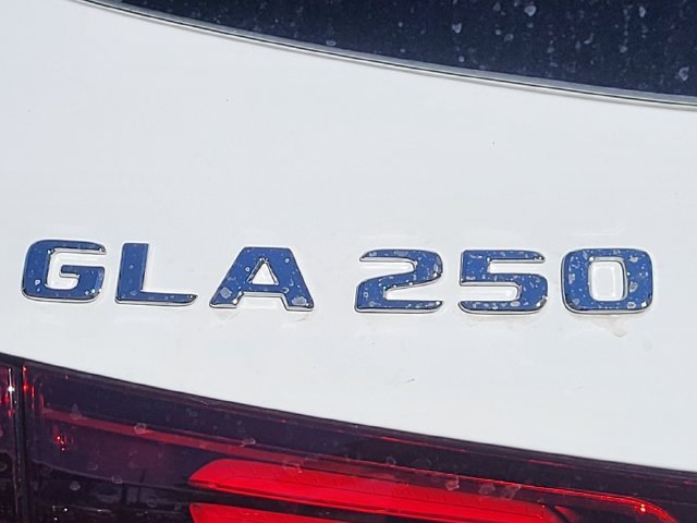 New 2026 Polar White Mercedes-Benz GLA 250 image 14