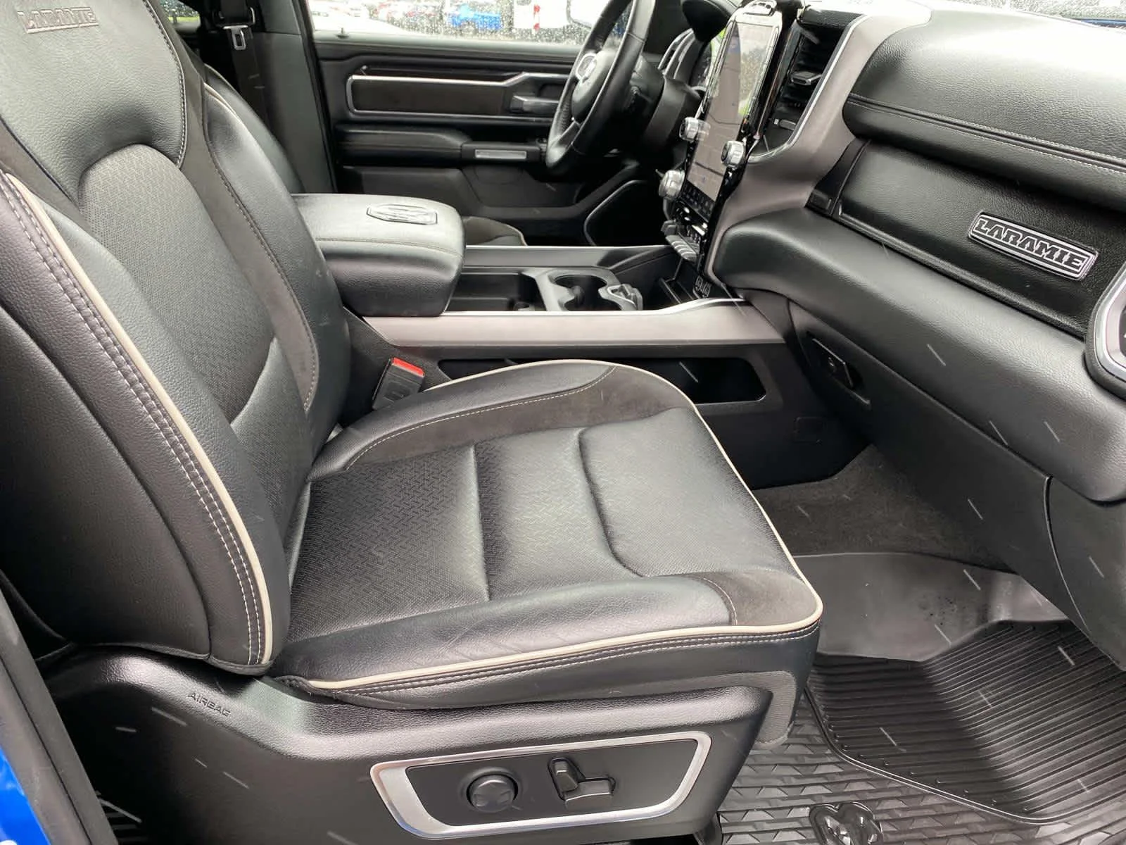 Used 2022 Hydro Blue Pearlcoat Ram Laramie image 25