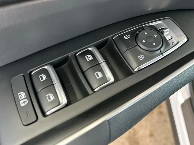 New 2026 Glacial White Pearl Kia S image 17