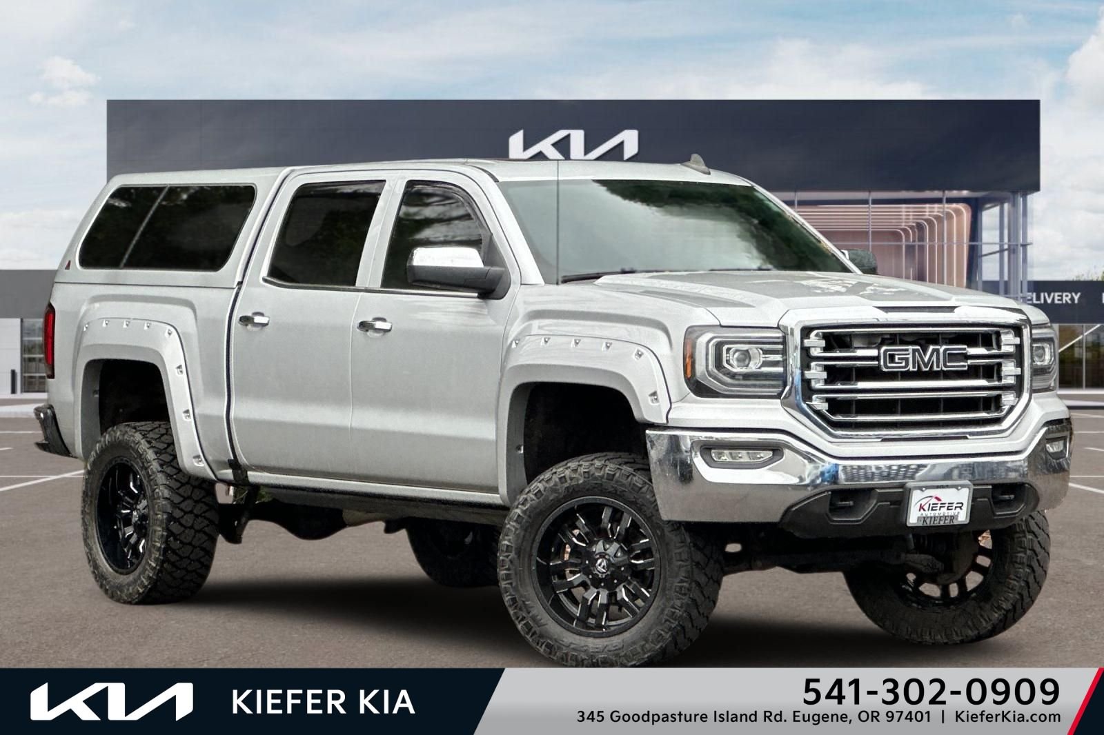 Used 2016 Silver GMC SLT image 1