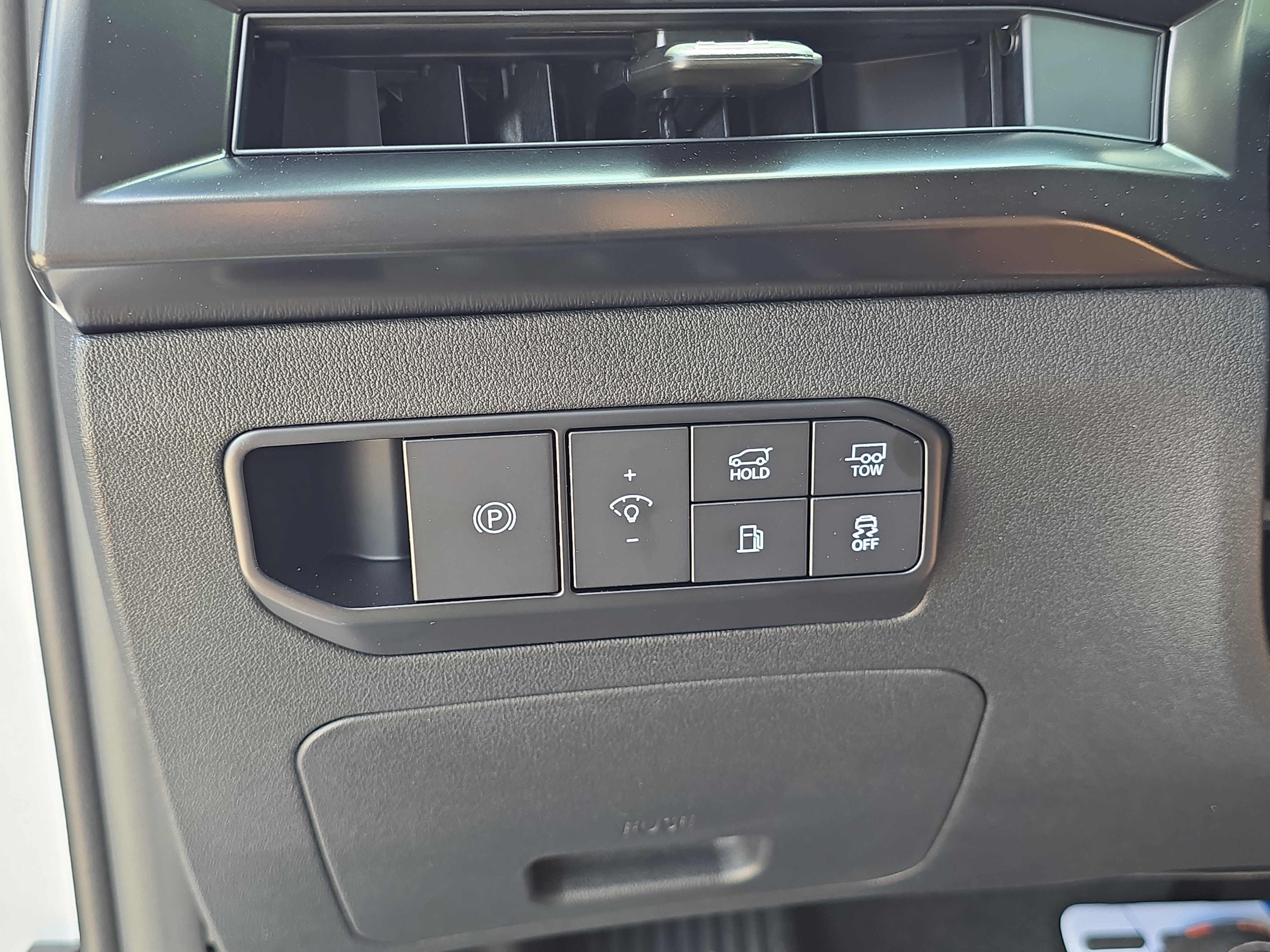 New 2027 Glacial White Pearl Kia X-LINE SX image 29