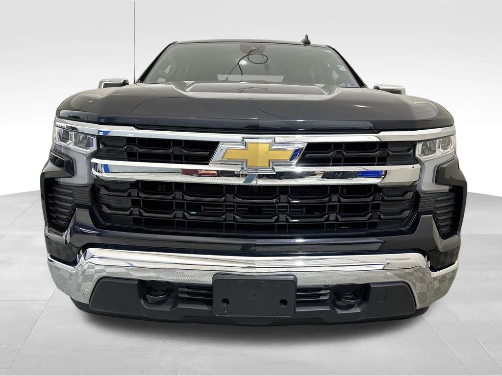 Used 2024 Gray Chevrolet LT image 10