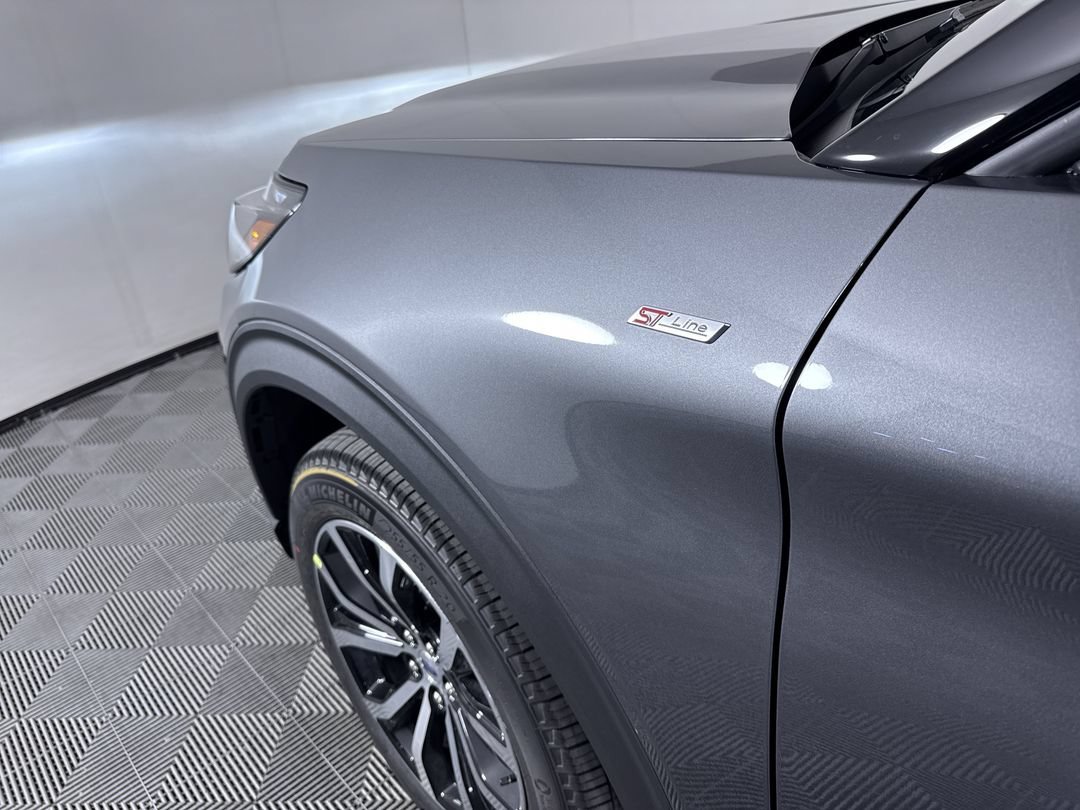 New 2027 Carbonized Gray Metallic Ford ST-Line image 28