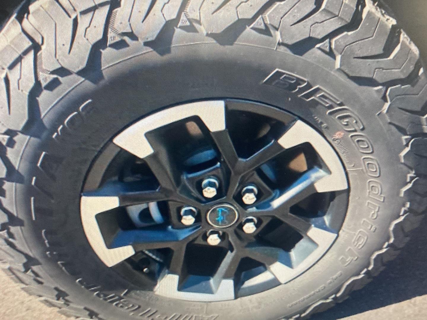 Used 2024 Earl Clearcoat Jeep Rubicon X image 14