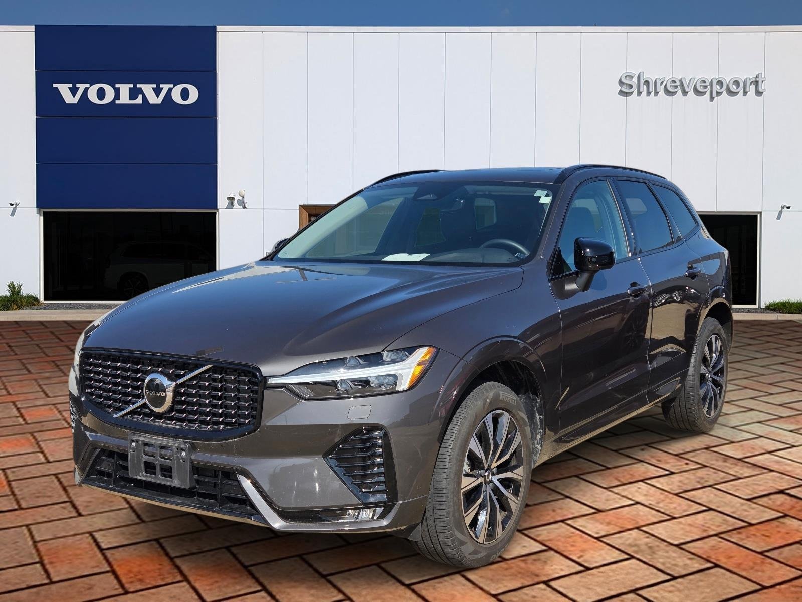 2024 Volvo XC60 Core Dark Theme