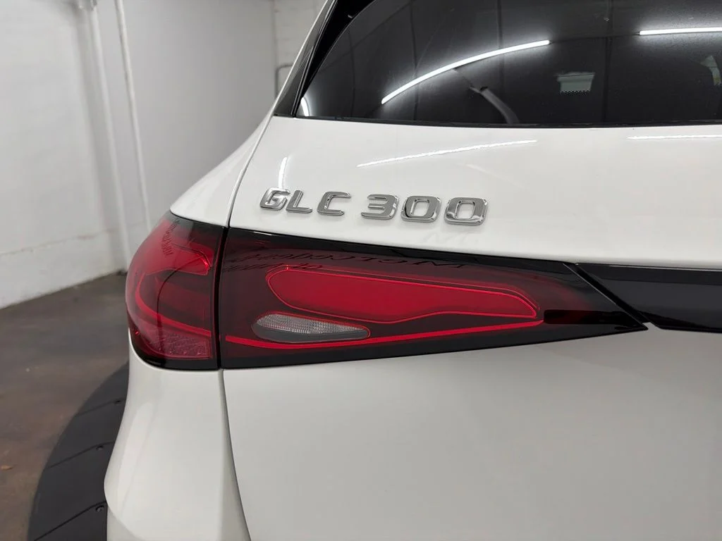 New 2026 White Mercedes-Benz GLC 300 image 11