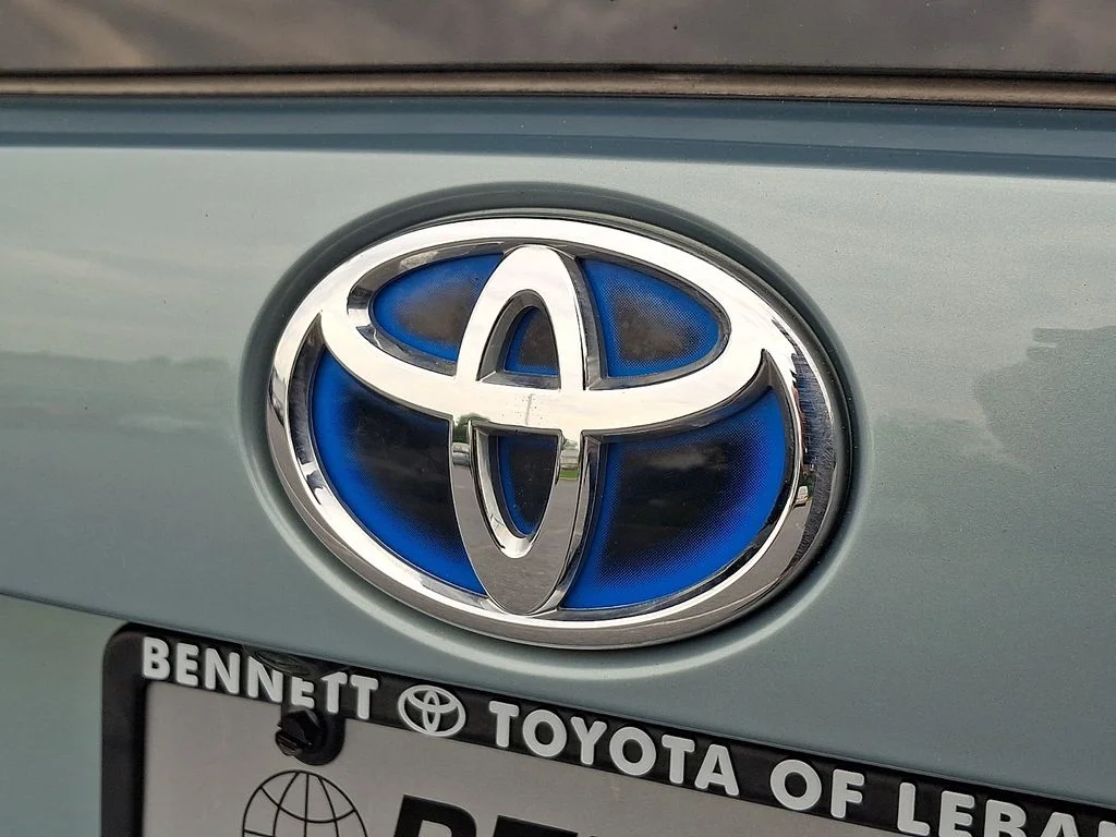 Certified Used 2018 Beige Toyota Three image 32