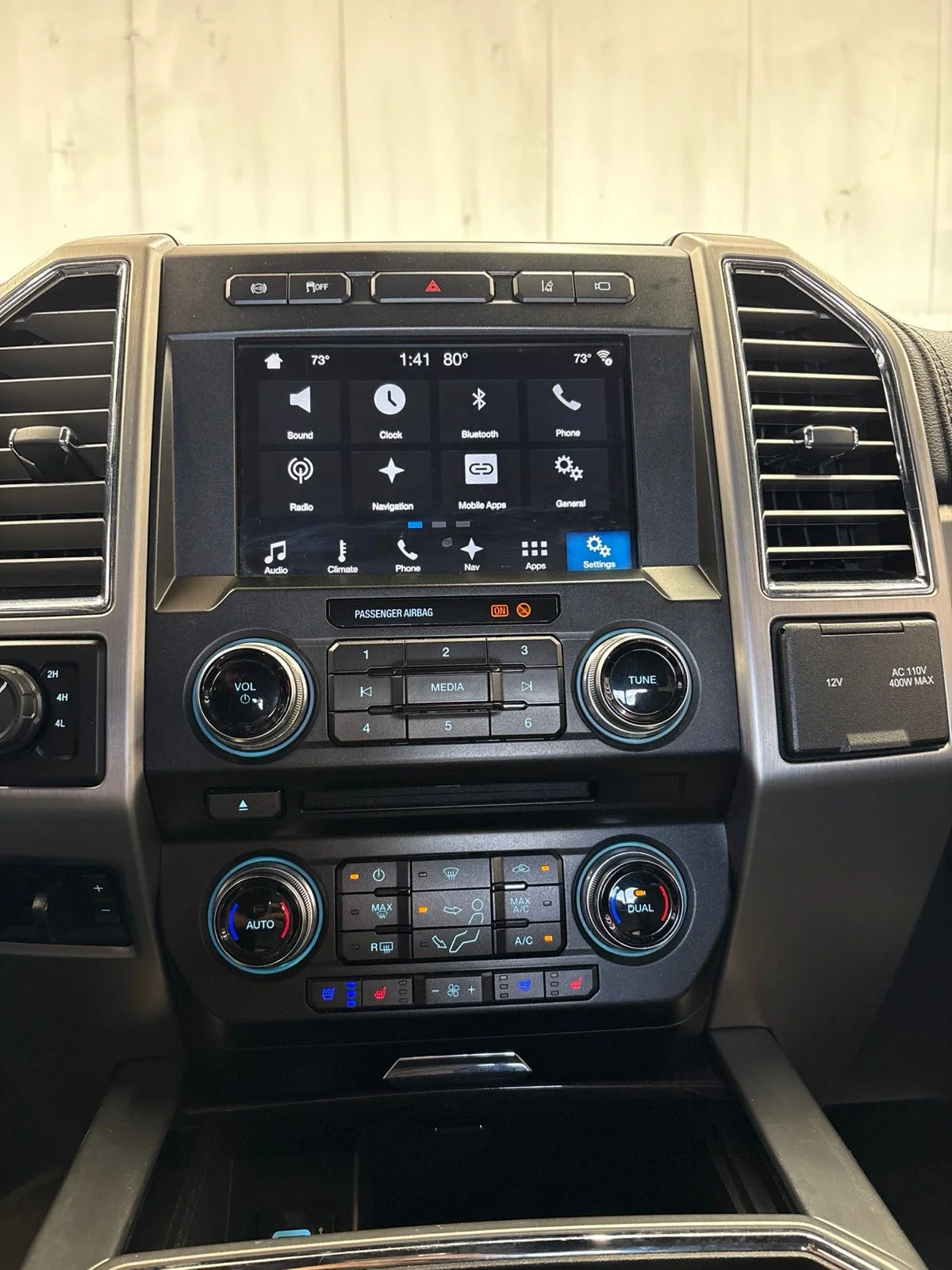 Used 2017 White Ford Platinum image 11