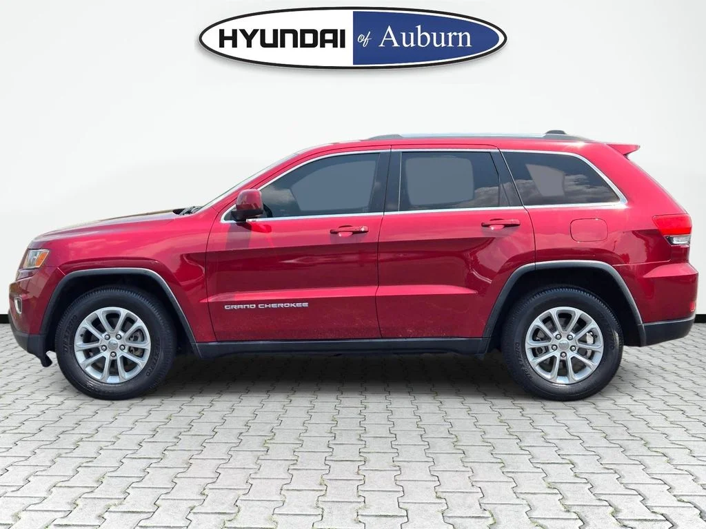Used 2014 Red Jeep Laredo image 10