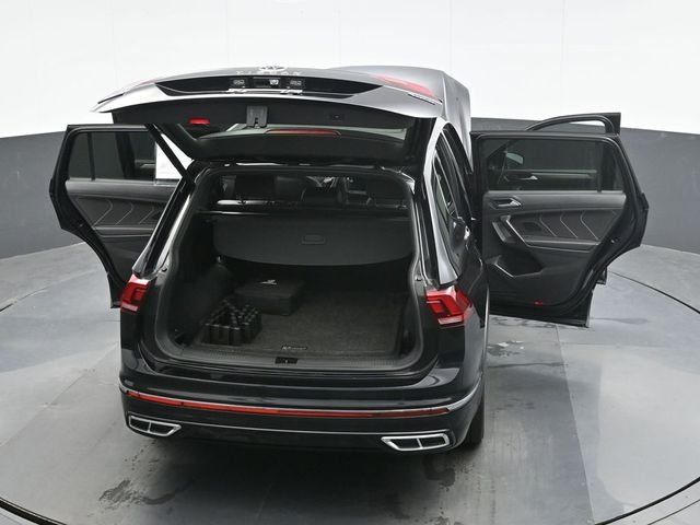 Used 2022 Black Volkswagen 2.0T SEL R-Line image 27