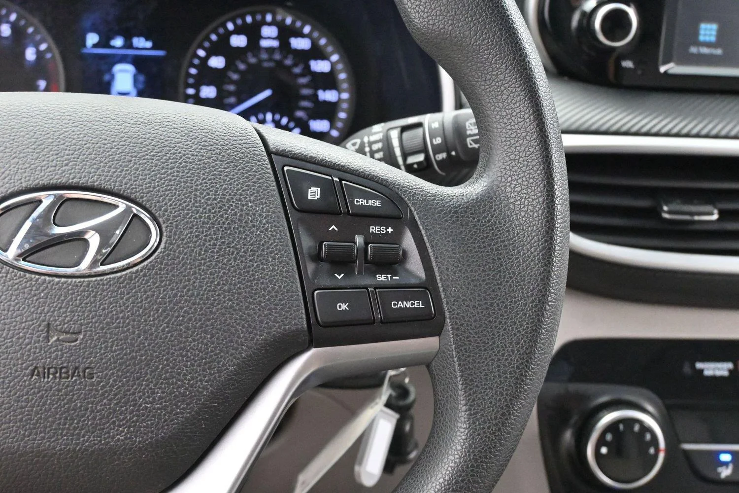 Used 2020 Stellar Silver Hyundai SE image 15