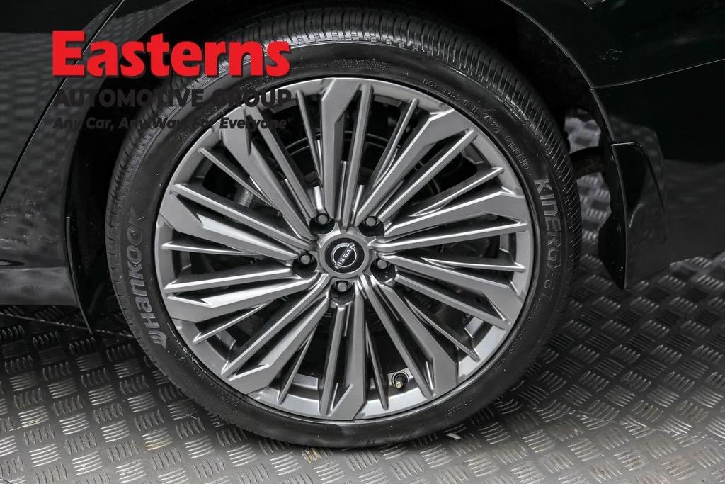 Used 2024 Black Nissan 2.5 SL image 8