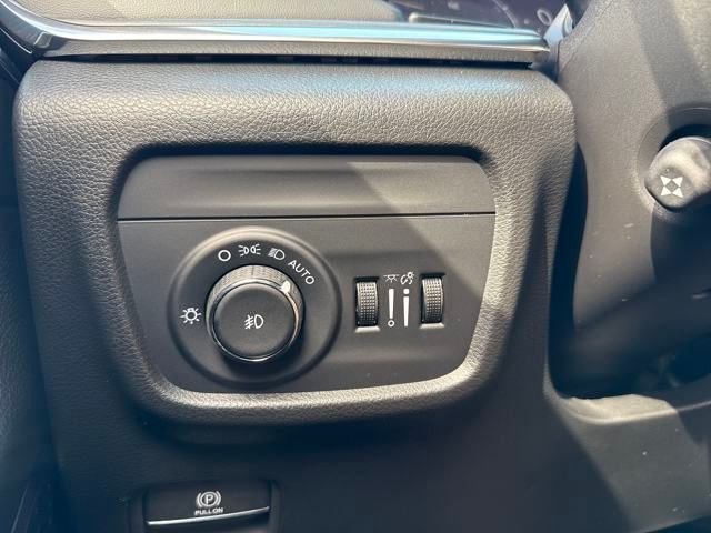2025 Jeep Grand Cherokee Overland - Photo 32