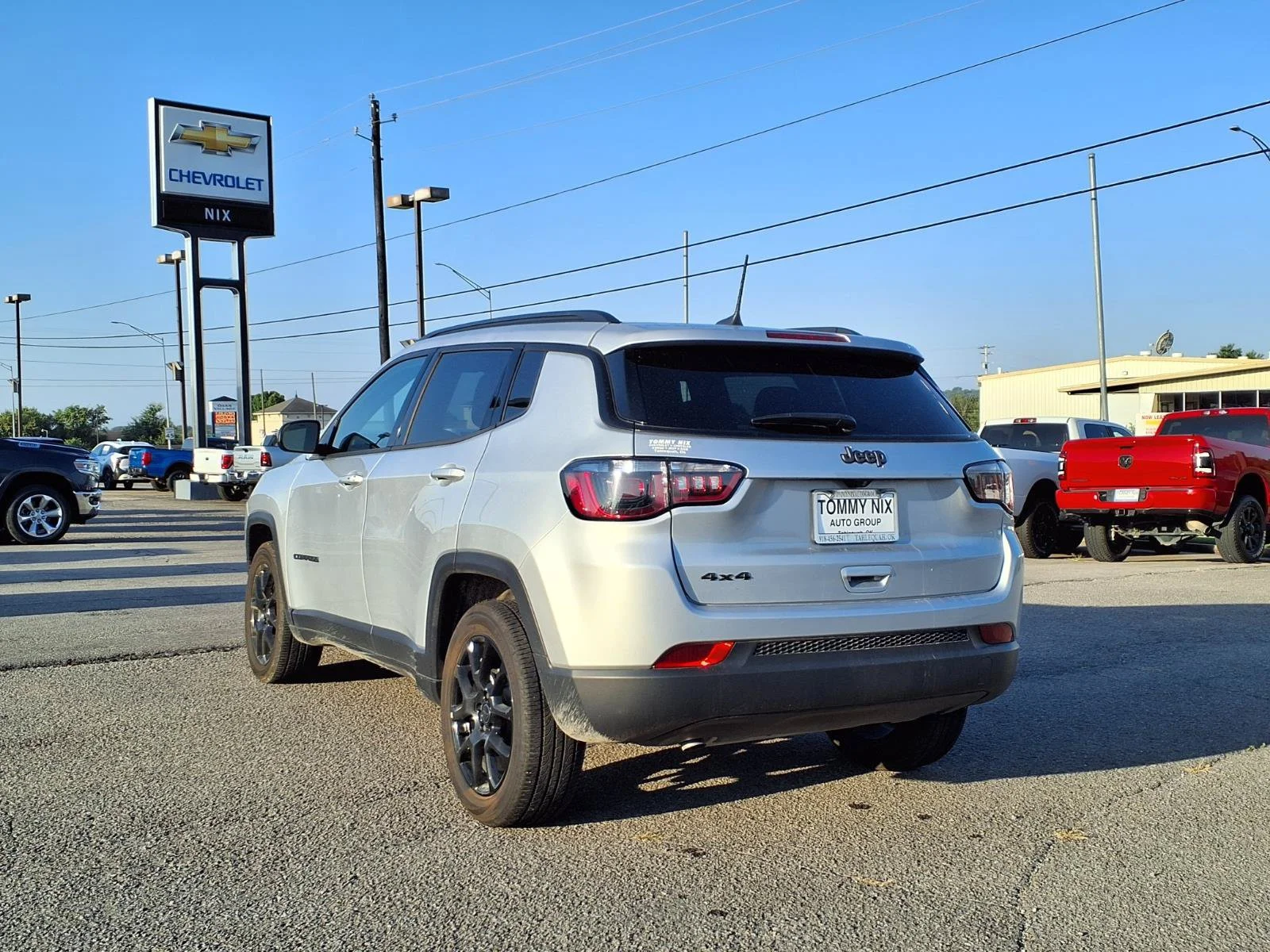 Used 2026 Silver Zynith Metallic Clearcoat Jeep Latitude image 20