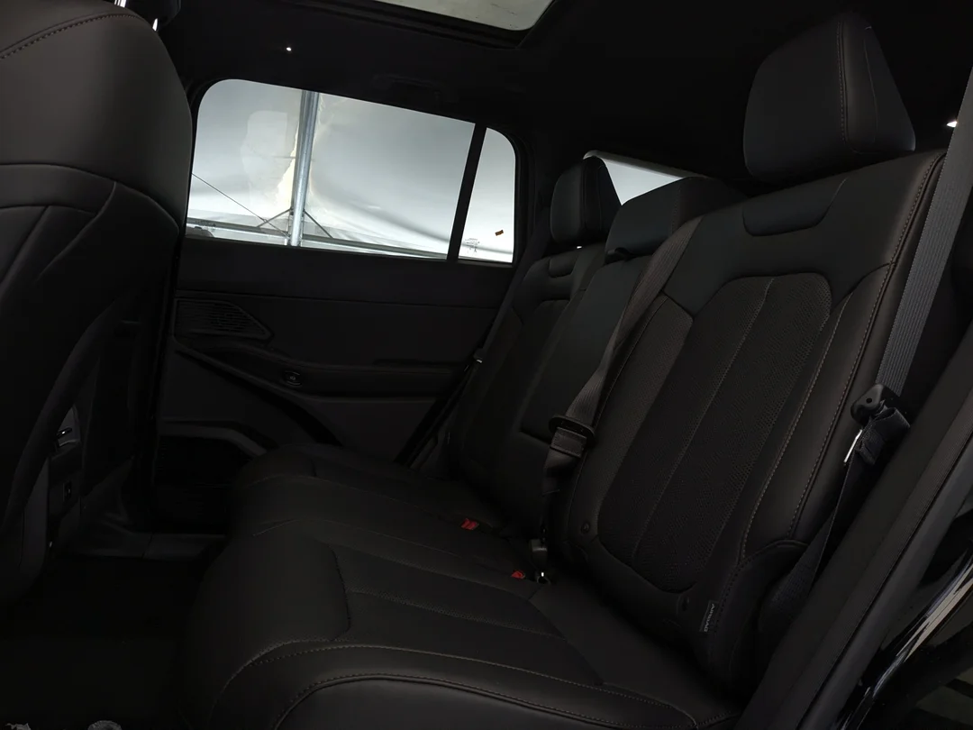 New 2026 Black Jeep Overland - - 4x4 - Surround View - Ventilated Seats - Remote Start & More! image 35