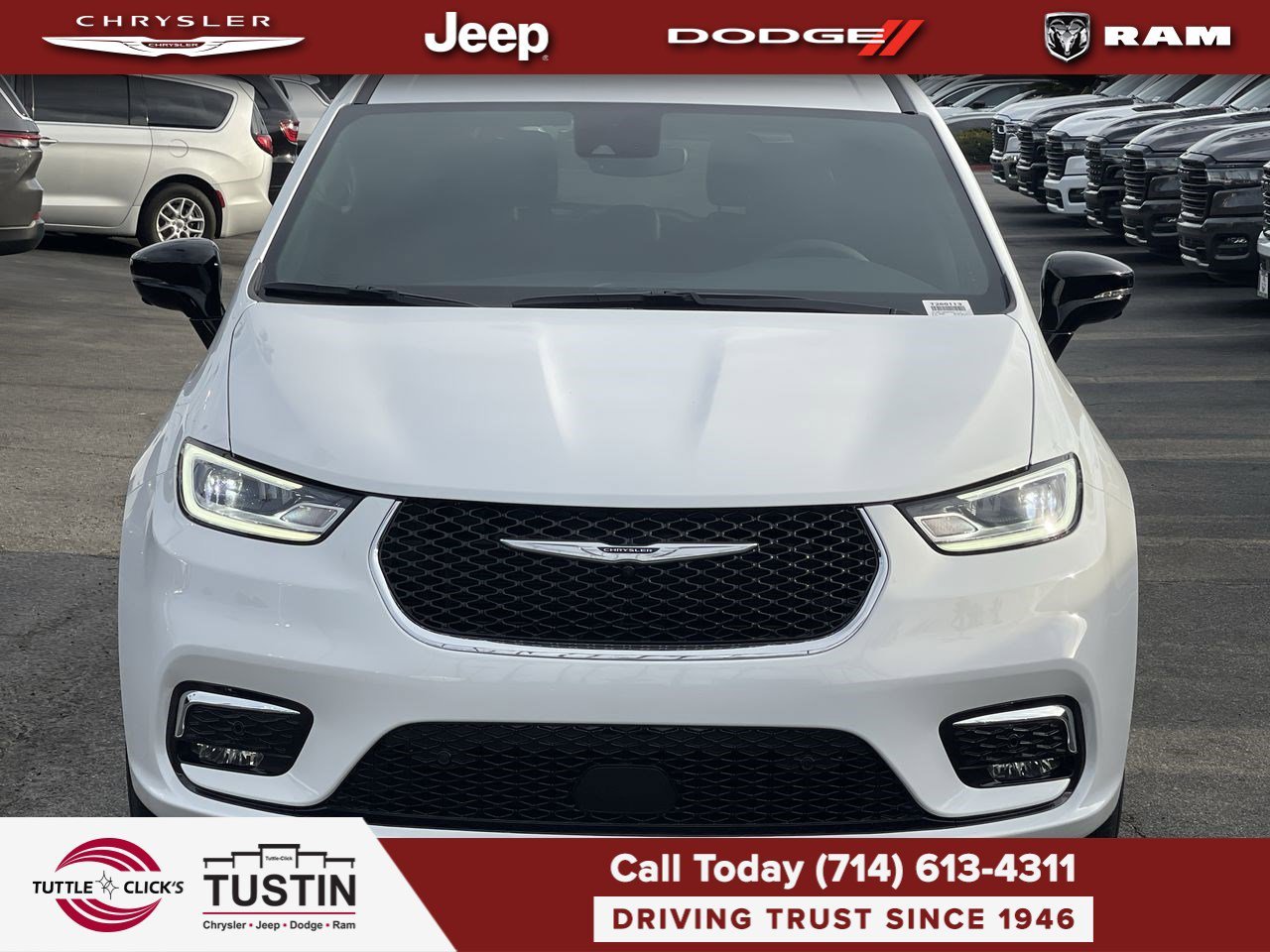 New 2026 Bright White Clear-Coat Exterior Paint Chrysler Select image 2