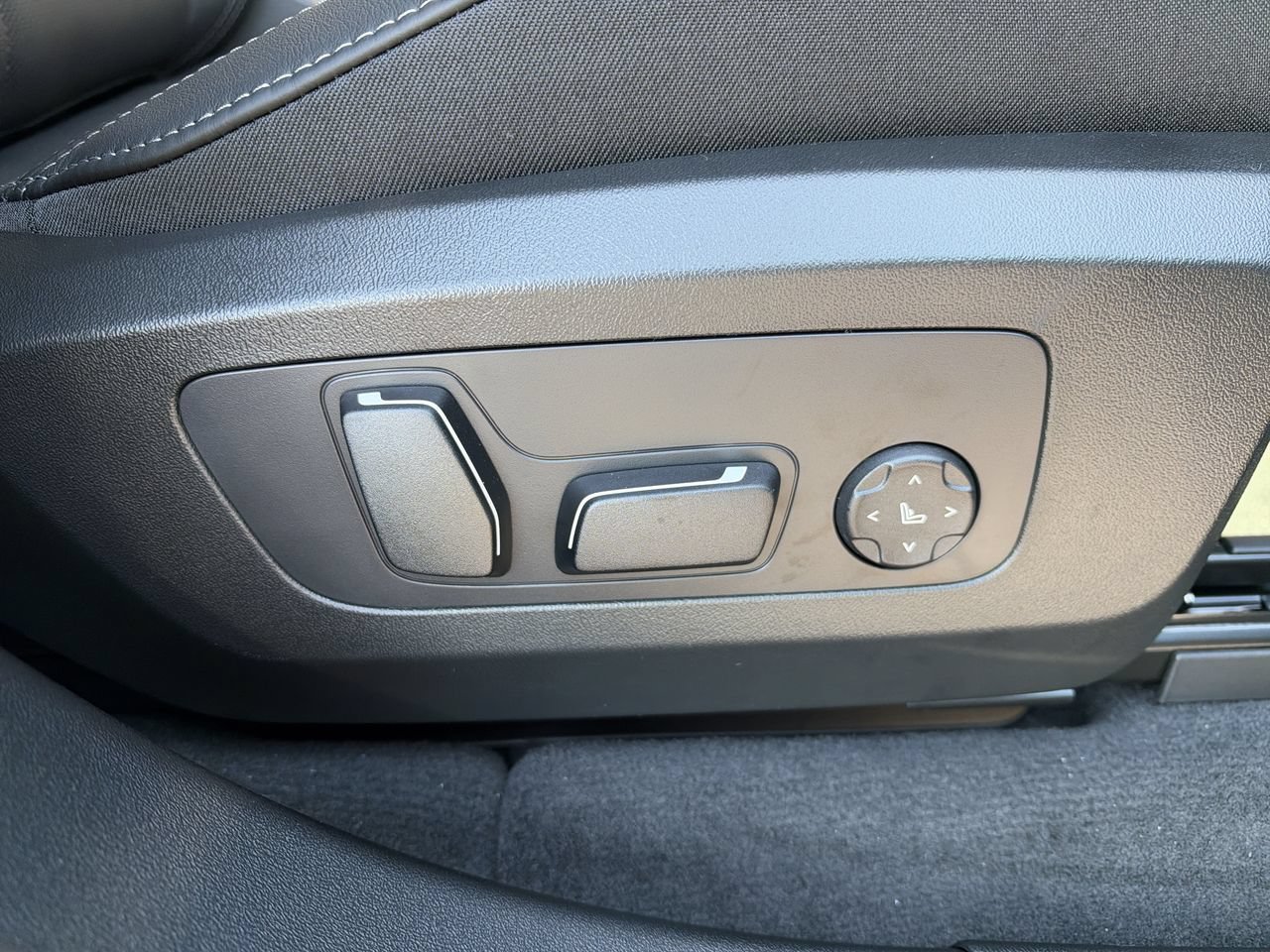New 2026 Skyscraper Grey Metallic BMW 30 xDrive image 37