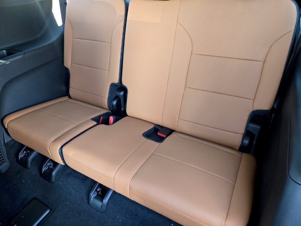 2027 Chevrolet Traverse Z71 - Photo 11