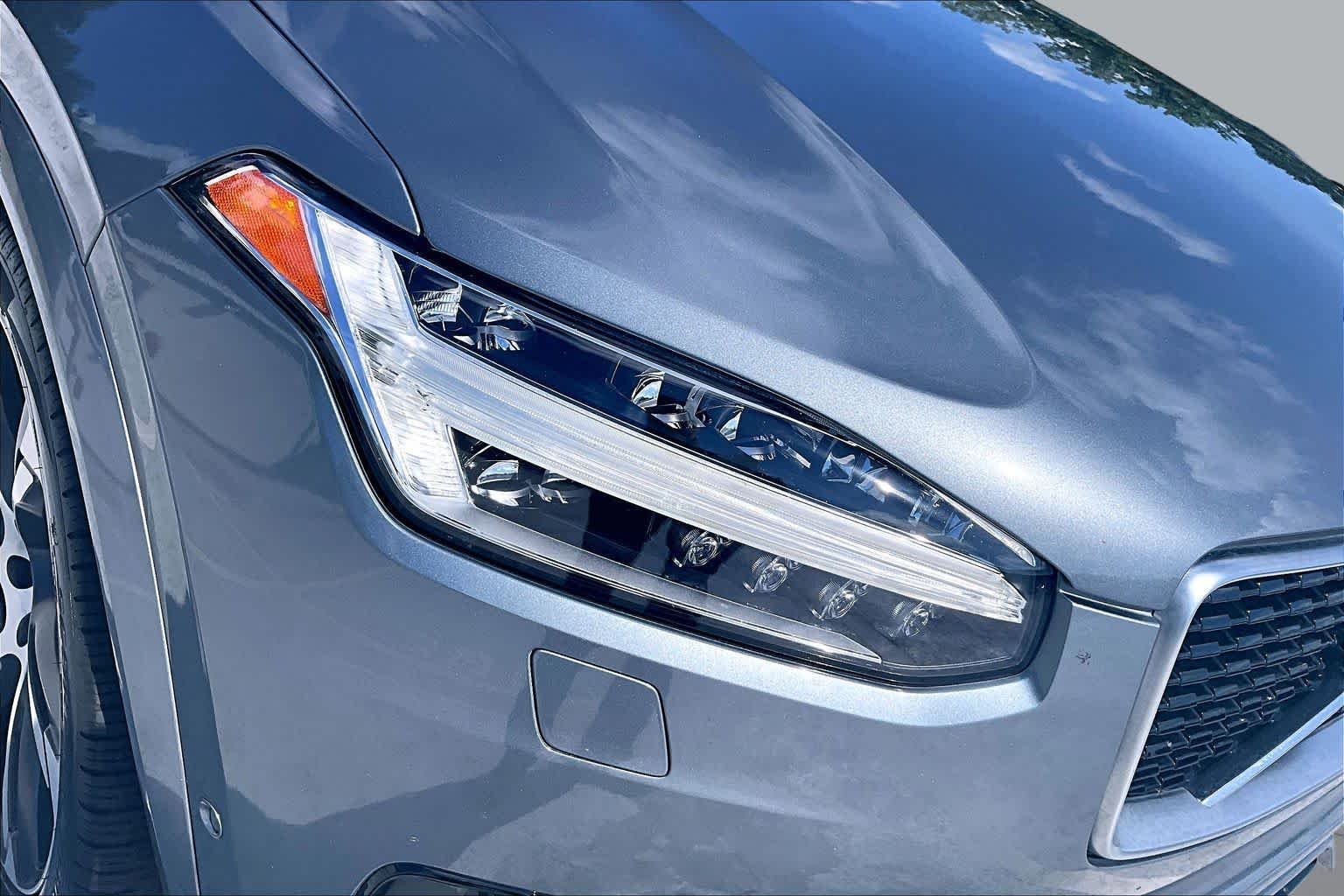Used 2019 Osmium Grey Metallic Volvo R-Design image 28