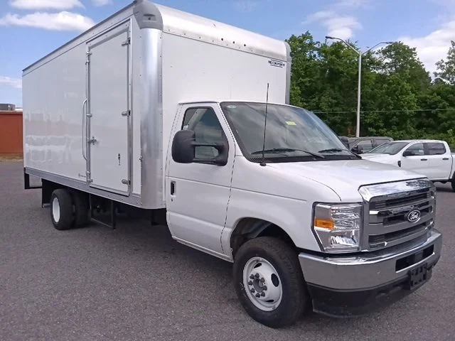 2026 Ford E-Series DRW E-450 Super Duty 158 in WB's photo