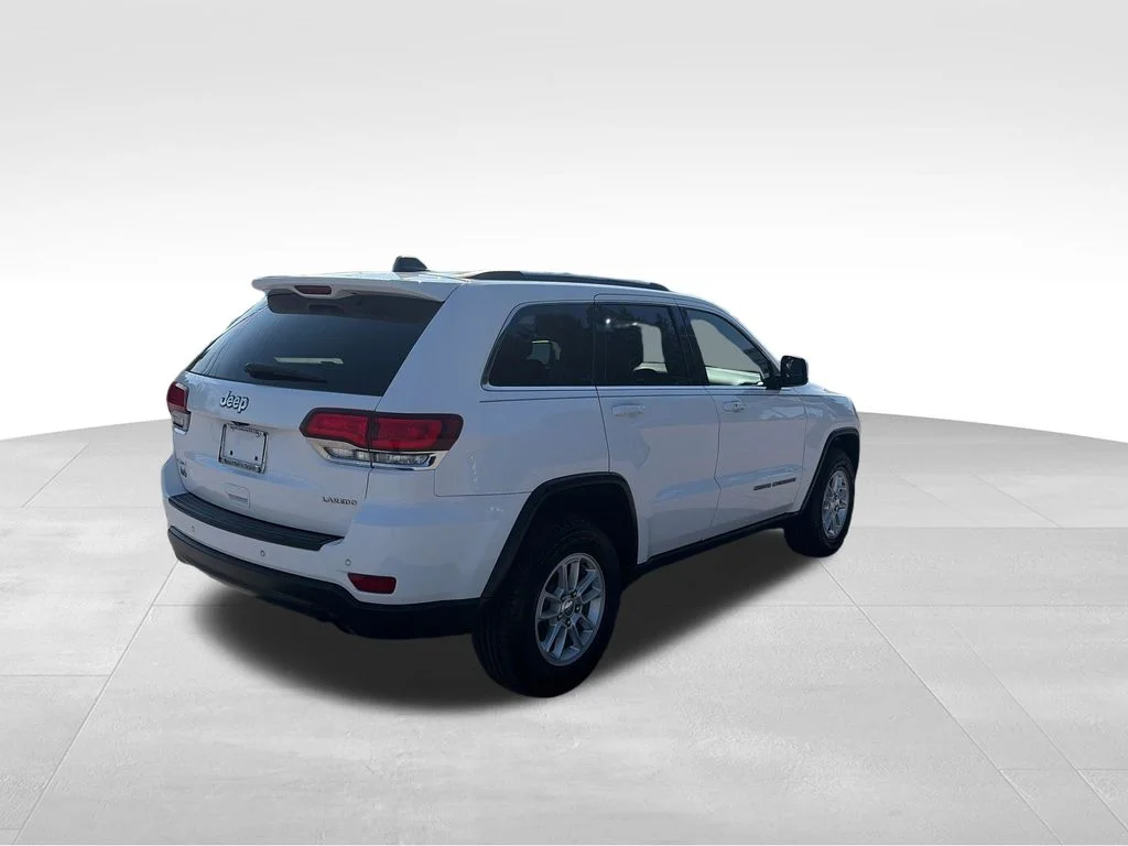 Used 2020 White Jeep Laredo E image 6