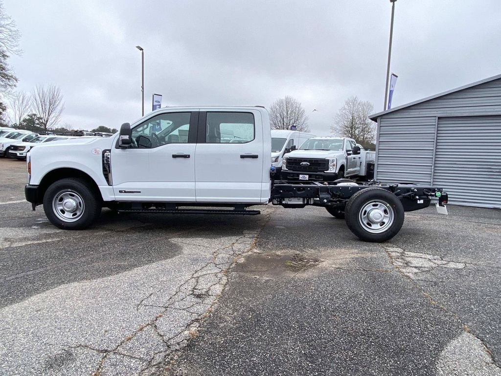 New 2026 Oxford White Ford F-350® XL image 5