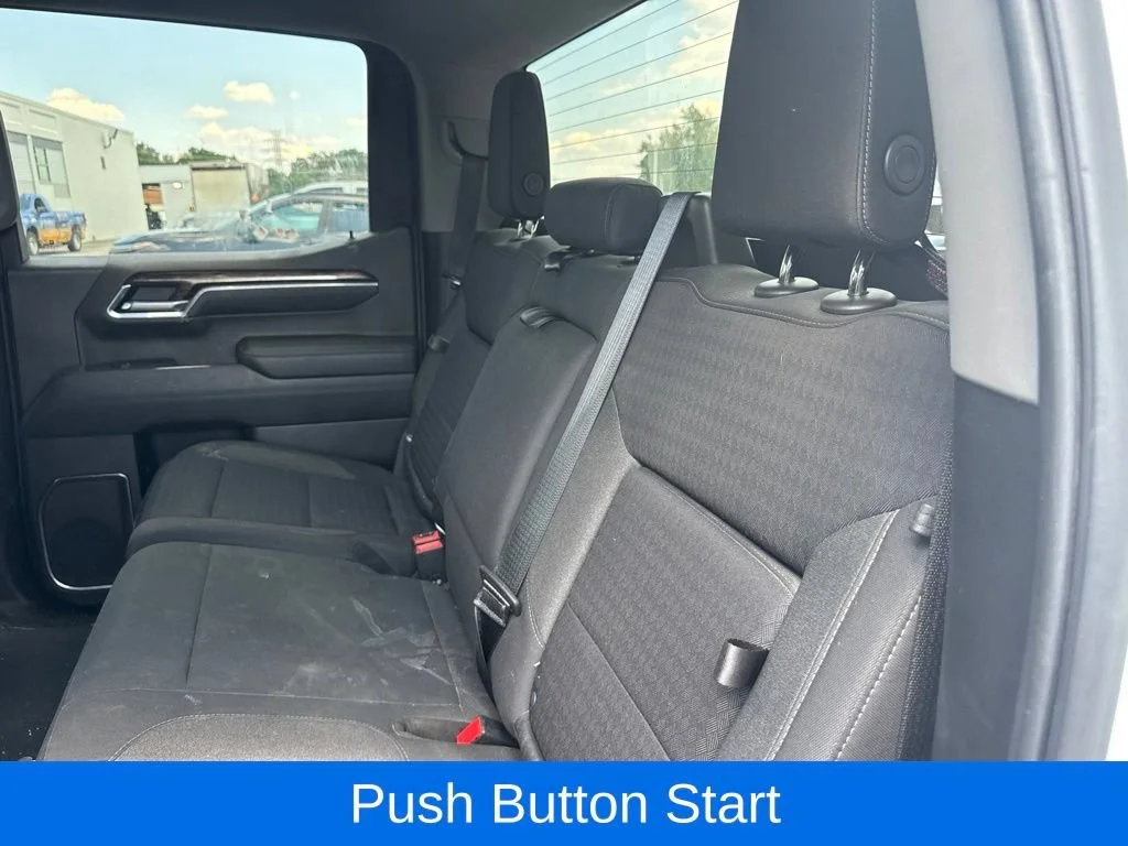 Used 2022 SUMMIT WHITE GMC Elevation image 28