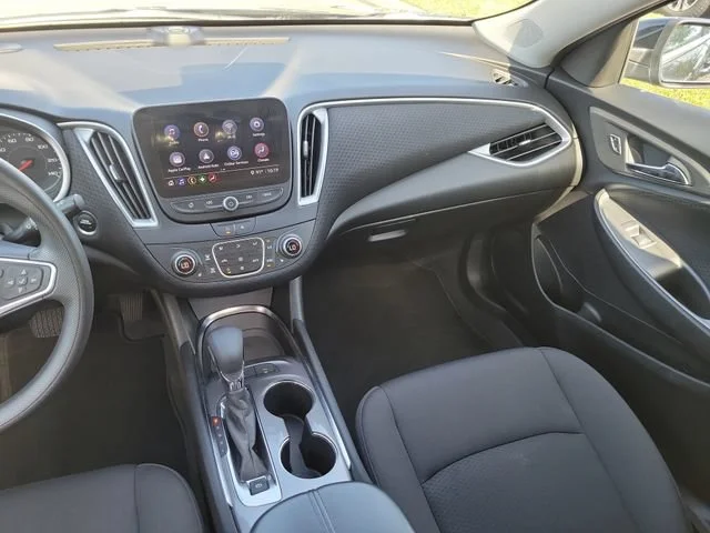2025 Chevrolet Malibu 1LT - Photo 10