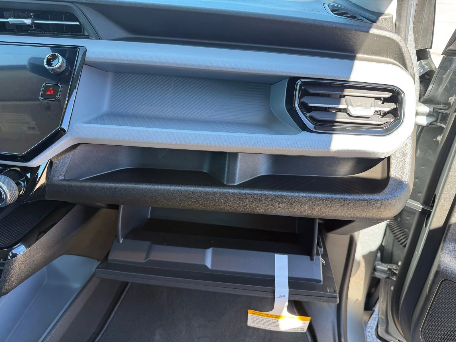 2027 Chevrolet Bolt RS - Photo 31