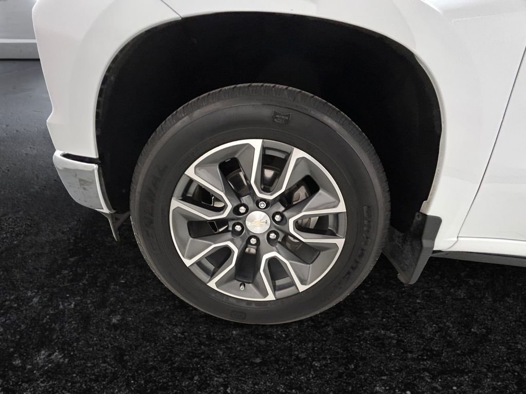 Used 2023 White Chevrolet LT image 27