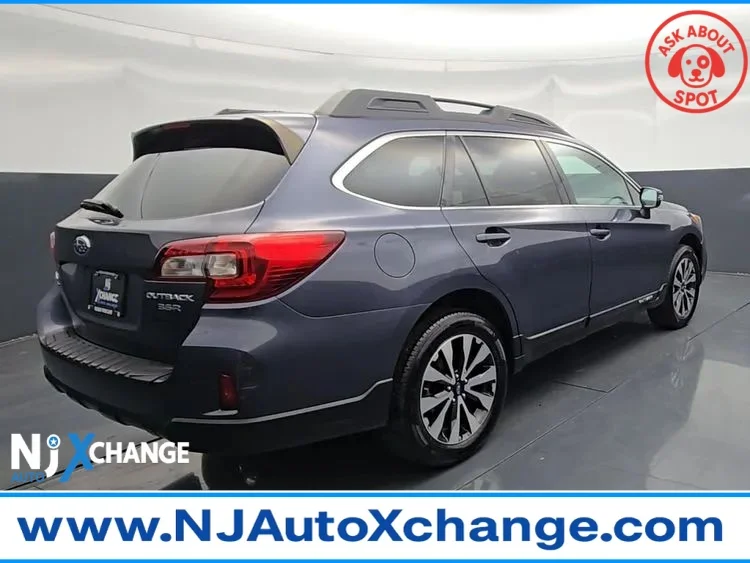 Used 2015  Subaru 3.6R Limited Wagon 4D image 12