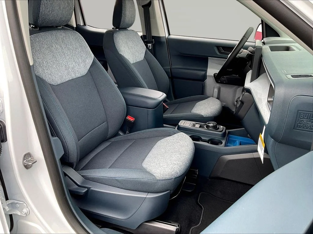 New 2026 Oxford White Ford XLT image 11