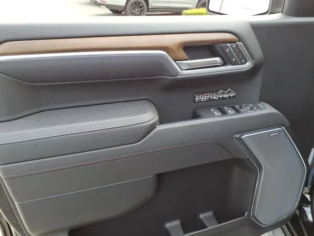 Used 2025 Black Chevrolet High Country image 16