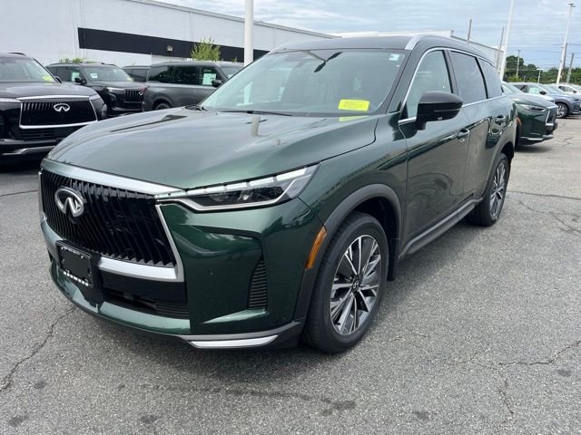 New 2027 Deep Emerald INFINITI Luxe AWD image 7