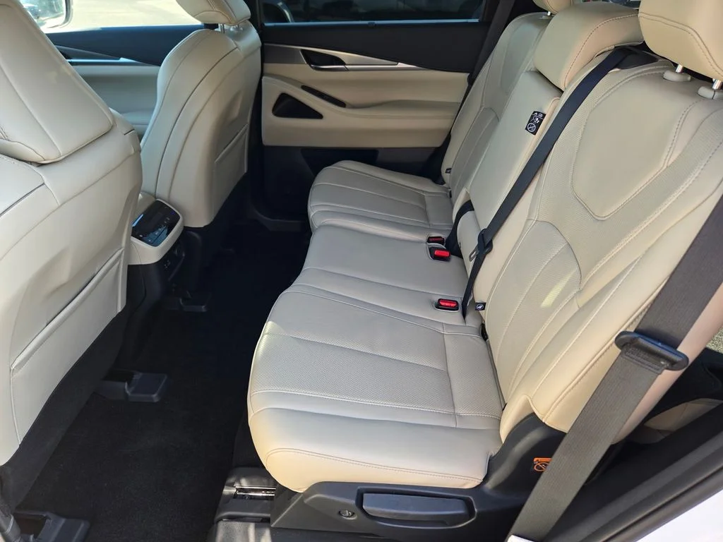 Used 2023 Majestic INFINITI LUXE image 15
