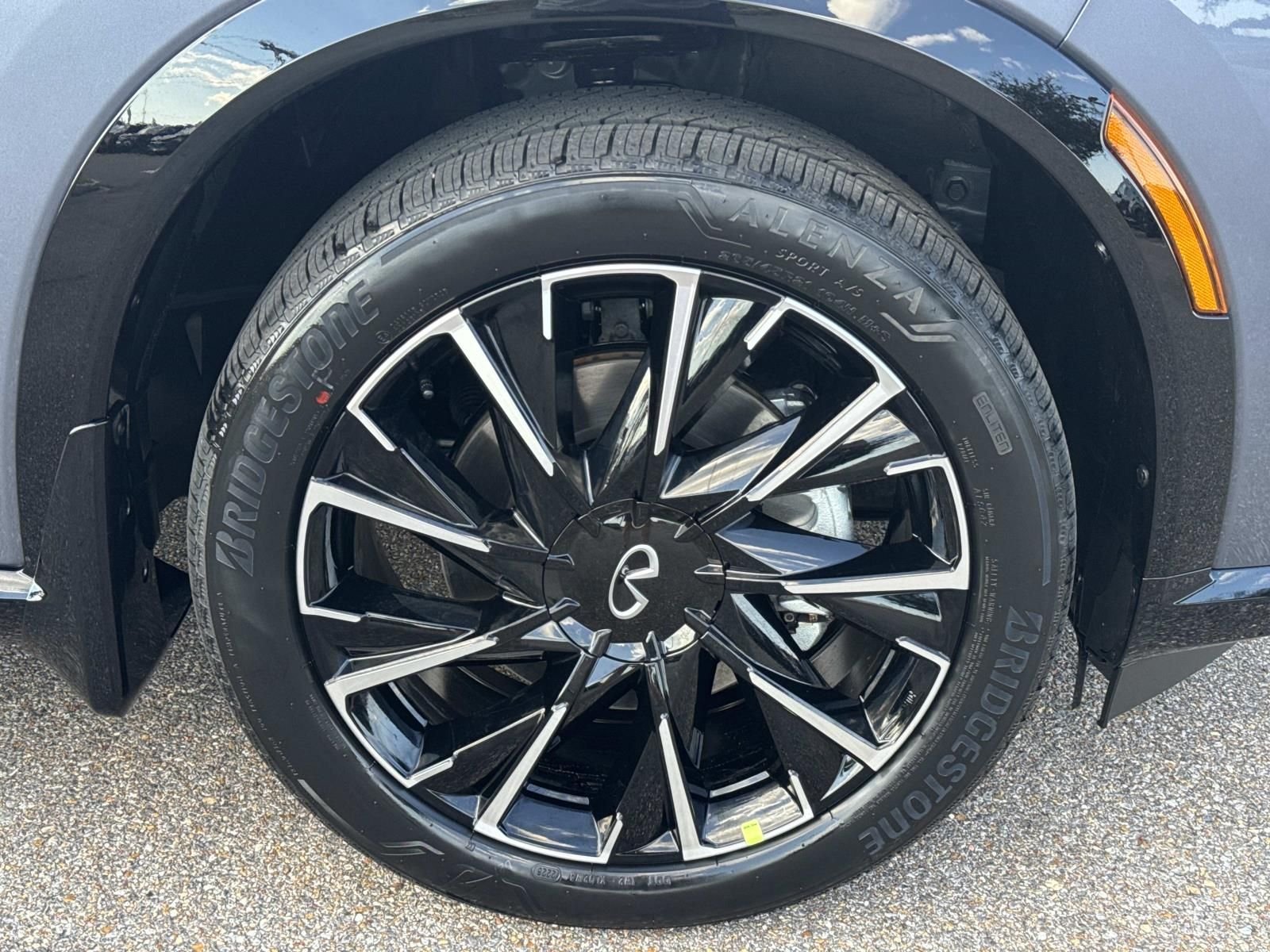 New 2027 2T MNBW BLUE INFINITI Autograph AWD image 3